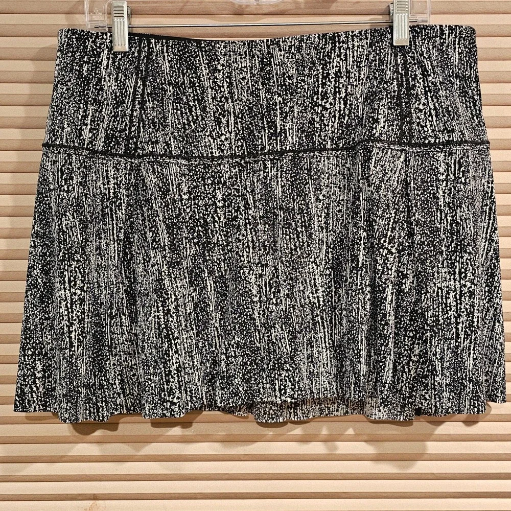 Lululemon Pace Setter Skirt 12 Tall Black White Crackle Print Running Skort